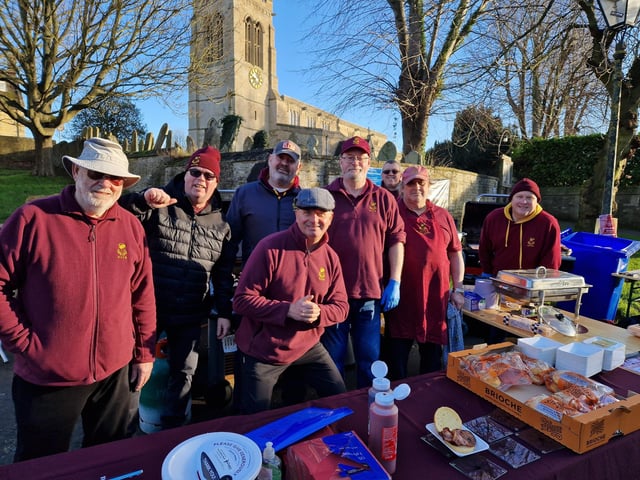 Geddington Volunteer Fire Brigade take on Northants Fire and Rescue:Geddington Boxing Day Squirt