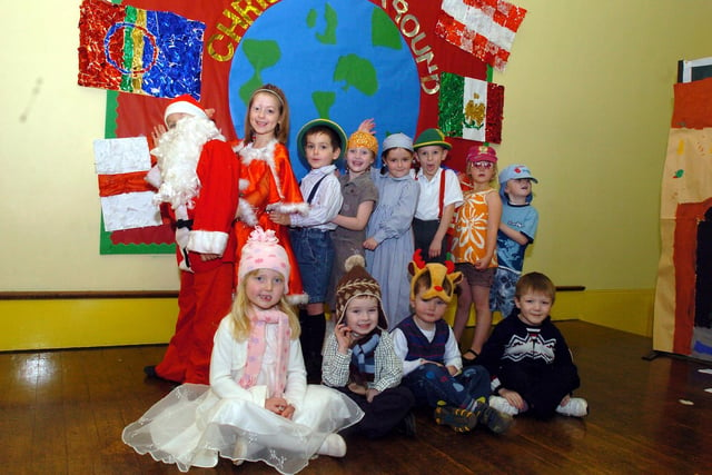 Kettering, Henry Gotch Primary School, Christmas Around The World.   2007