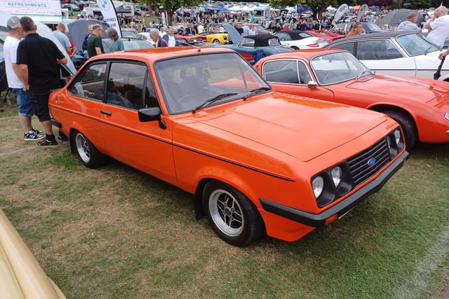 Rushden Car Rally Picture special: All the best bits as classic cars line Rushden's Hall Park
