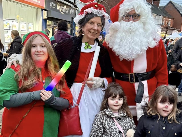 Christmas arrives in Rushden as crowd gathers in town centre for annual switch on