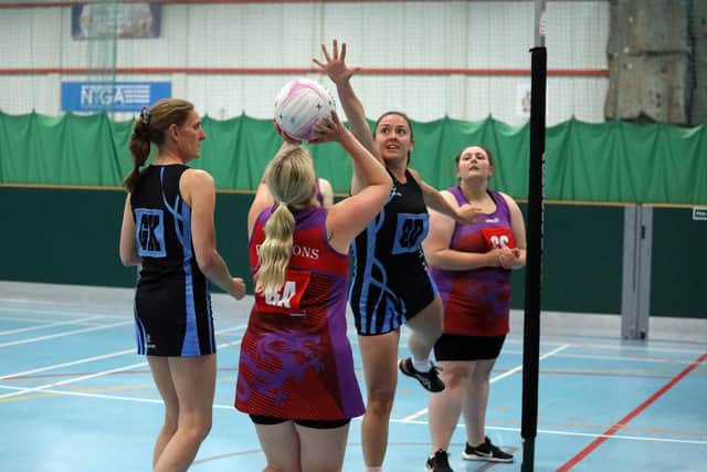 Wellingborough Netball League  Dragons vs The Jaguars