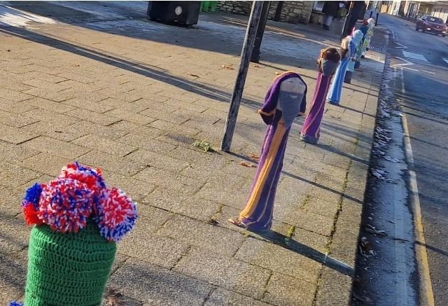 Irthlingborough WI were out in December to decorate the town with its yarn offerings