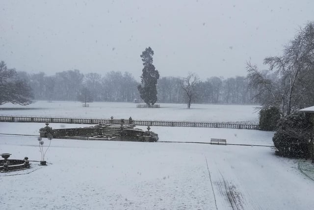 Annette Hall sent in this picture of Woodford at 8.30am this morning