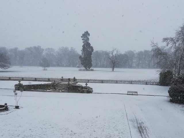 Annette Hall sent in this picture of Woodford at 8.30am this morning