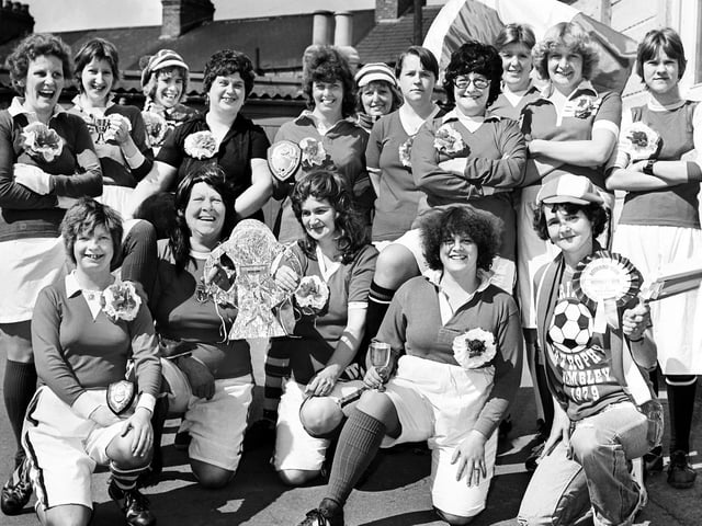 1979 LOAKES SUPPORT FOR POPPIES