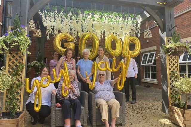 Elm Bank Residents Celebrate with the Team
