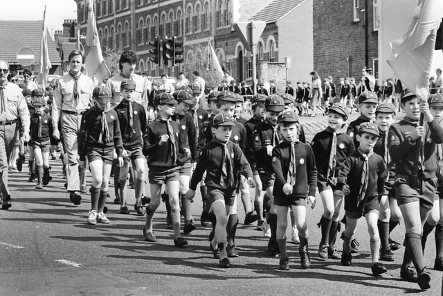 1988 St George's Day parade in Kettering town centre