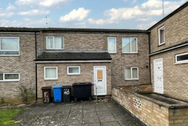 This mid-terrace three-bed in a square on the Kingswood estate needs a bit of a work to get it up to scratch. It last sold for £209,000 to Home Holdings in 2022.