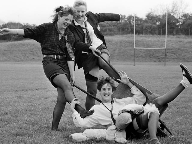 1987 FANCY DRESS WHEELBARROW RACES KETTERING