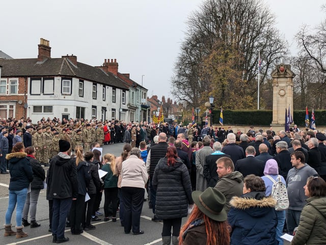 Remembrance Sunday in Wellingborough - Hundreds pay their respects at war memorial