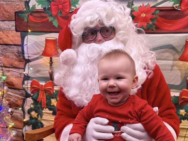 Christmas arrives in Rushden as crowd gathers in town centre for annual switch on