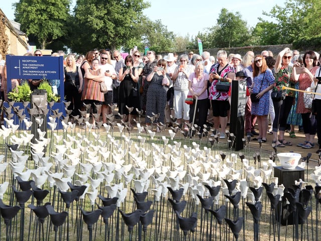 Art installation at Chester House for Cransley Hospice to mark the 25th anniversary of the Kettering hospice.
Artist Louise Crookenden-Johnson creator of the 500 handmade pottery robins, unveiled by Lord Lt James Saunders Watson
Friday, June 16, 2023