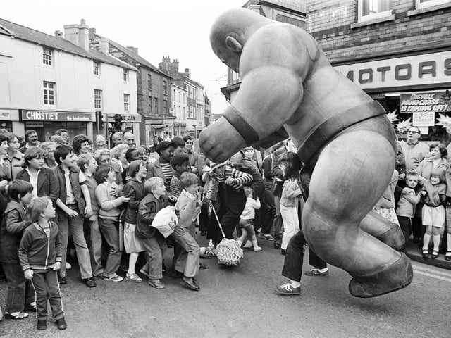 WELLINGBOROUGH CARNIVAL 1980