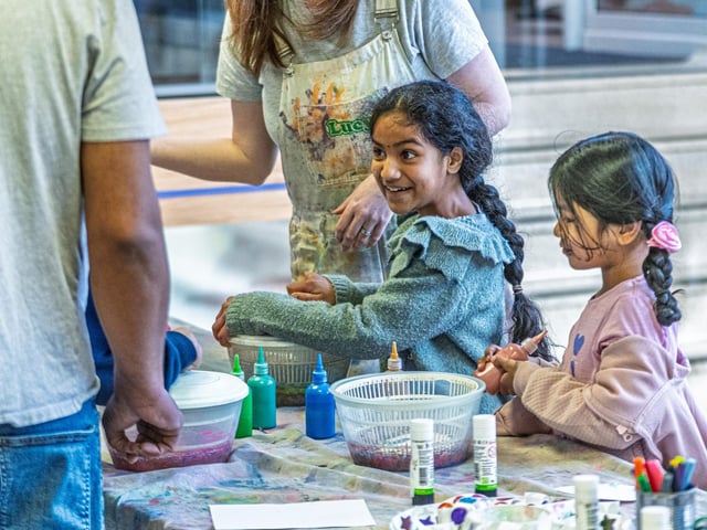 The Swansgate Centre hosted hands-on spin art sessions with the Arsters