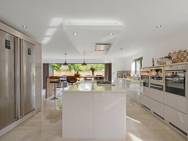 This converted chapel dates back to the twentieth century. The current owners built an extension in 2017.