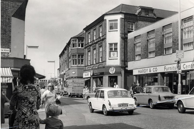 High Street, with Hardy's Furniture on the left - now a Costa Coffee