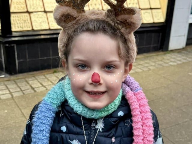 Christmas arrives in Rushden as crowd gathers in town centre for annual switch on