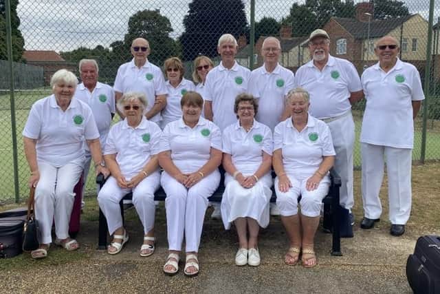 Members of Swanspool Bowls Club