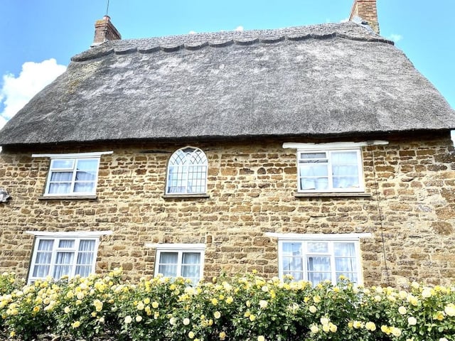 Bordering the Cotswolds and just a few minutes from the historic market town of Banbury, Middleton Cheney straddles the best of both worlds. Muddy Stilettos describes it as a good sized village with a vibrant and arty community, within easy reach of the M40. Nearby attractions include Thenford Arboretum, National Trust Canons Ashby and Sulgrave Manor. Detached houses within the village command around £445,962, semis are £341,111, and terraced houses sell for an average of £440,000.