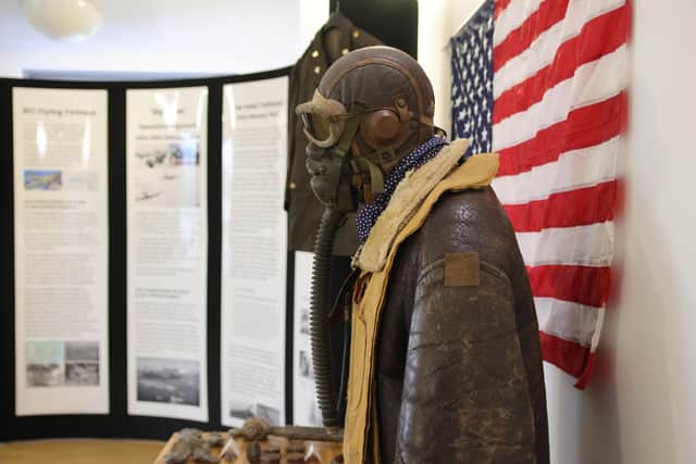 Stanwick Lakes to commemorate B17 air disaster.
