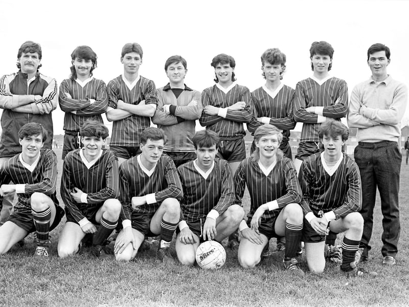 Andrew Shanks recognised the Corby Kingswood u18s from 1987.
He named Phil Barr (manager), Mark Ralph, Hughie McCoull, Colin Scott, George Stammers, and on the front row, Bobby Owens, Steven Peden, Andrew Shanks , Ian Hales, Craig McDonald and Harry Melville.