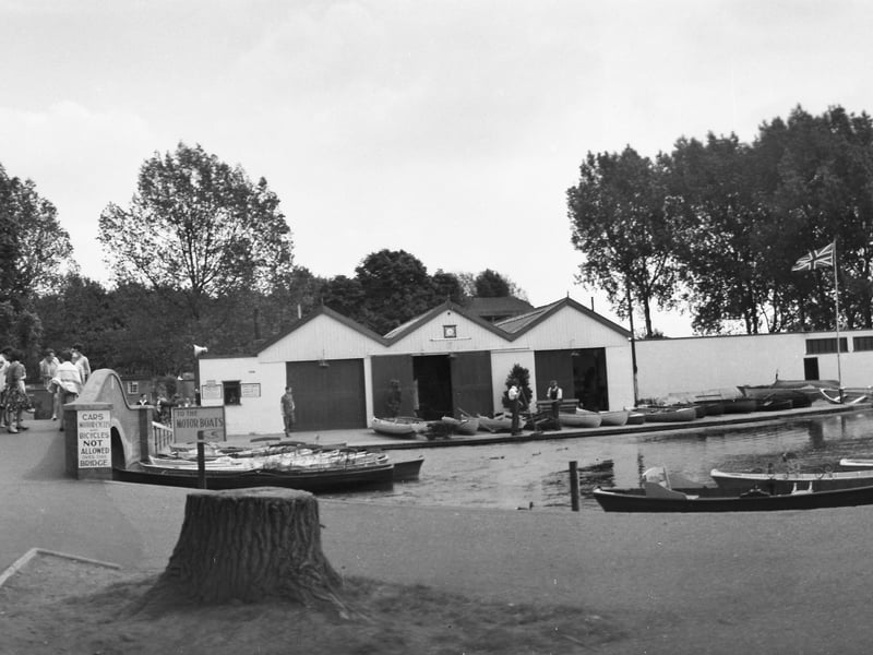 Wicksteed Park boating lake and boat house destroyed in a fire