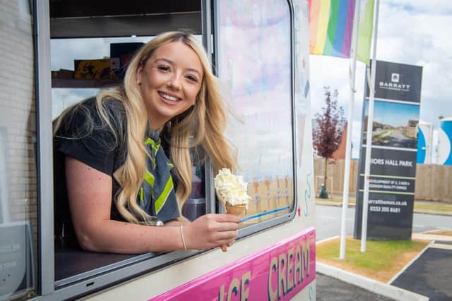 BN - 06072024-6 - Jodie from Barratt Homes serving ice creams at the event