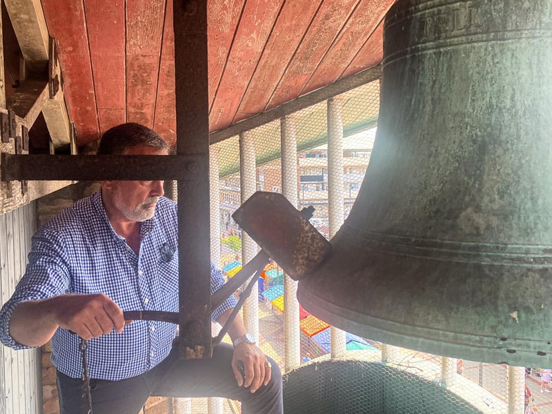 Corby’s iconic town centre clock rings out for first time in 25 years