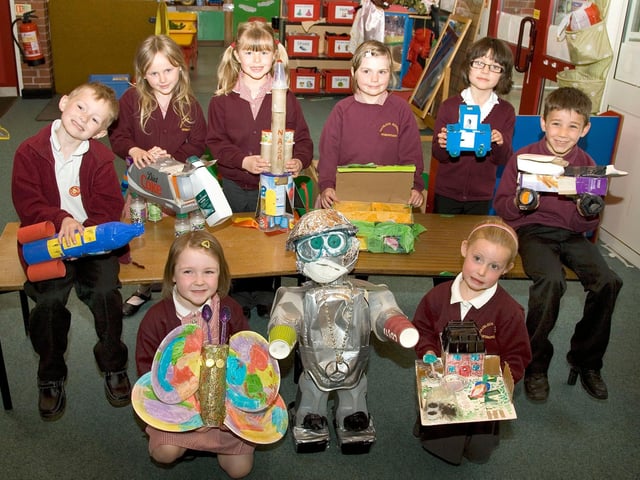 Desborough, Havelock Infants School, robot-making competition   May 2010