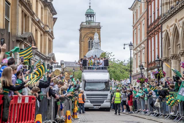 Saints were welcomed by thousands of supporters (pictures: Kirsty Edmonds)