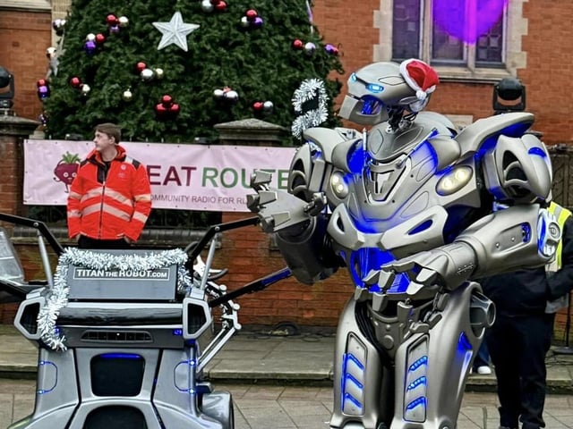 Christmas arrives in Rushden as crowd gathers in town centre for annual switch on