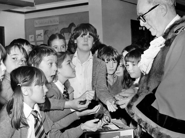 The Mayor of Kettering visits Millbrook Junior School 1980