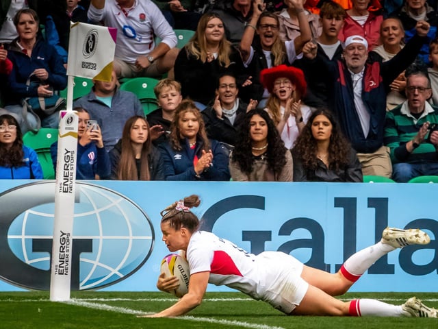 England scored 14 tries at the Gardens