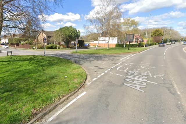 Linnet Drive at the junction with Barton Road, Barton Seagrave/Google