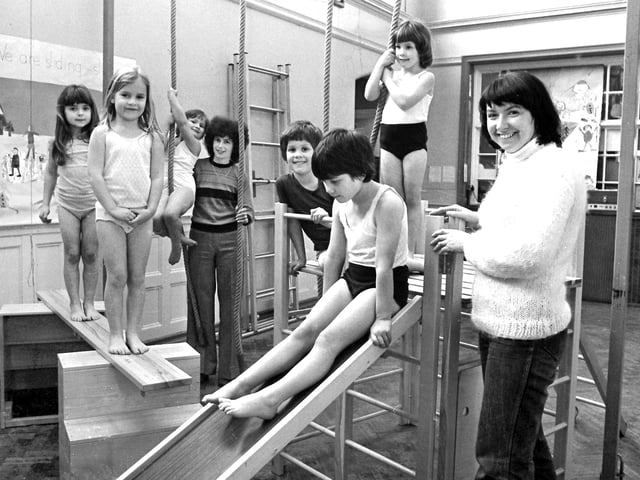 Park Infants School on new gym equipment 1980