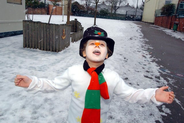 Kettering, Hawthorn Community Primary School,  Christmas Play, Santa's Little Helpers. Let It Snow!  2010