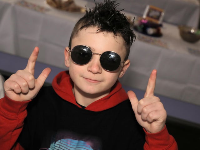 Golden ticket winners at Corby Kingswood Primary Academy:Corby children get Willy Wonka's golden tickets