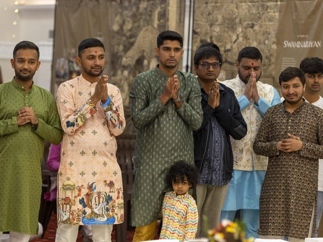 Hundreds Celebrate Diwali and Hindu New Year at BAPS Shri Swaminarayan Mandir in Wellingborough