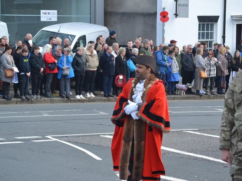 Hundreds gather at Broad Green in Wellingborough to pay respects at Remembrance Sunday service