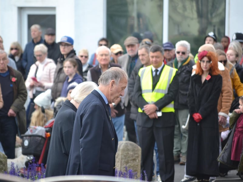 Hundreds gather at Broad Green in Wellingborough to pay respects at Remembrance Sunday service