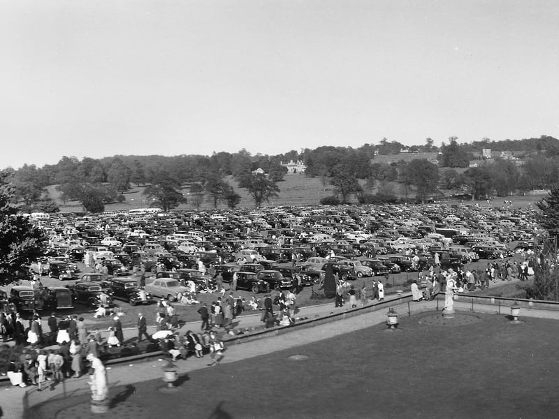 A busy Wicksteed Park looking across the fields to Barton Hall and what is now the Ise Lodge Estate