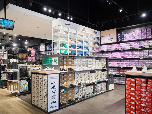 Deichmann in Willow Place Corby has opened:Corby Deichmann opens