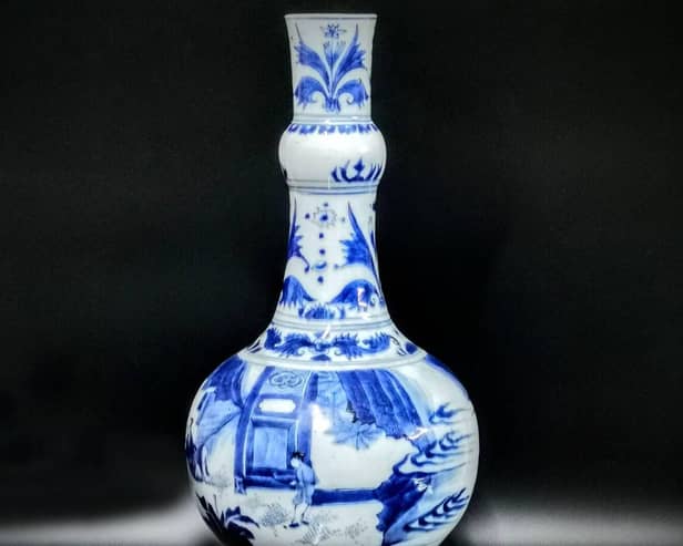 The Chinese vase dates back to the 1600s