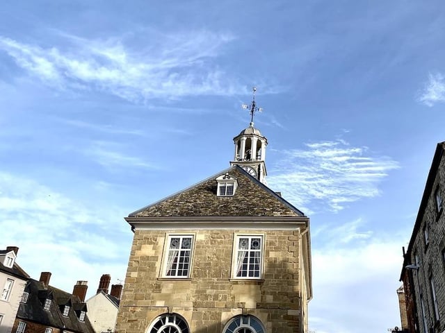 Muddy Stilettos said: “It’s an elegant market town built from warm, honey coloured stone. There’s a sedate village vibe, but it’s well connected by road and it’s easy to zoom to London and Oxford.”