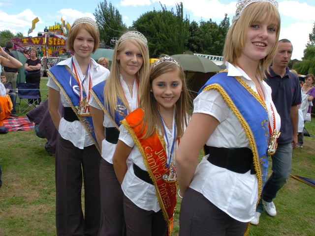 Corby Highland Gathering 2009: Corby carnival court.  Pictured from left: Cassie Reilly, Amanda Sinclair, Kimberley Webster, and Carnival queen Sophia Madden