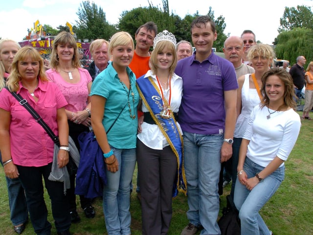 Corby Highland Gathering 2009: Corby carnival queen, Sophia Madden, gets together with a group from Corby's twin town Velbert in Germany
