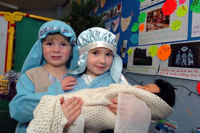 Kettering, Hawthorn Community Primary School,  Christmas Play, Santa's Little Helpers.  2010
