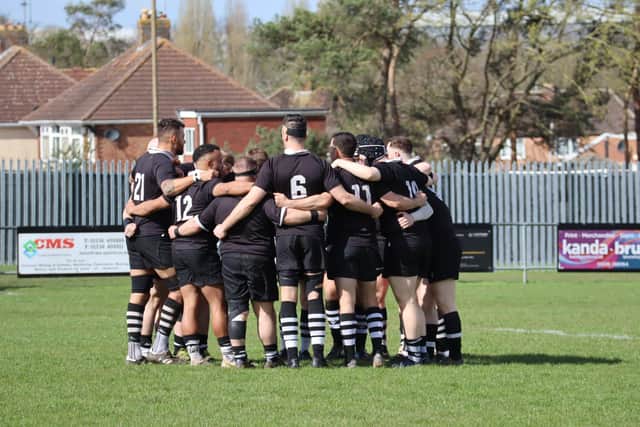 S&L huddle before Saturday's game