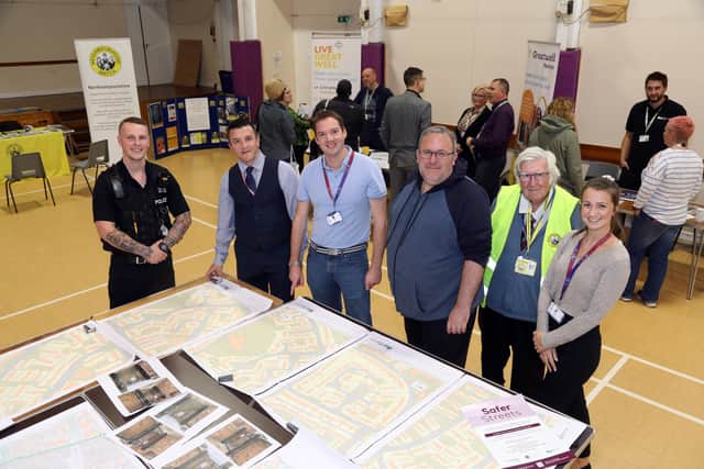 Wellingborough, Glamis Hall, Consultation regarding CCTV and alley gates for Queensway Estate with Paul Golley, delivery manager, crime reduction and operations OFPCC (centre)