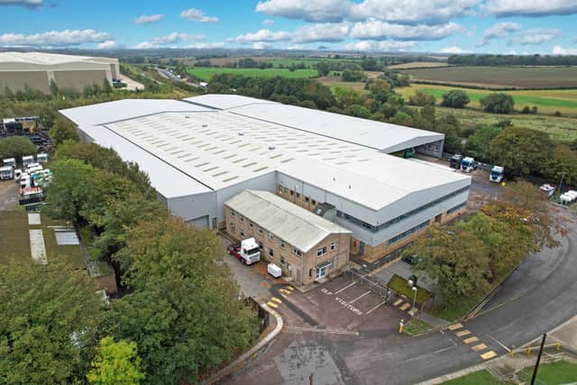 Lambert Smith Hampton successfully completed the multi-million-pound sale of the 143,818 sq. ft. former KNP Logistics Group warehouse in Kettering Road, Islip/LSH